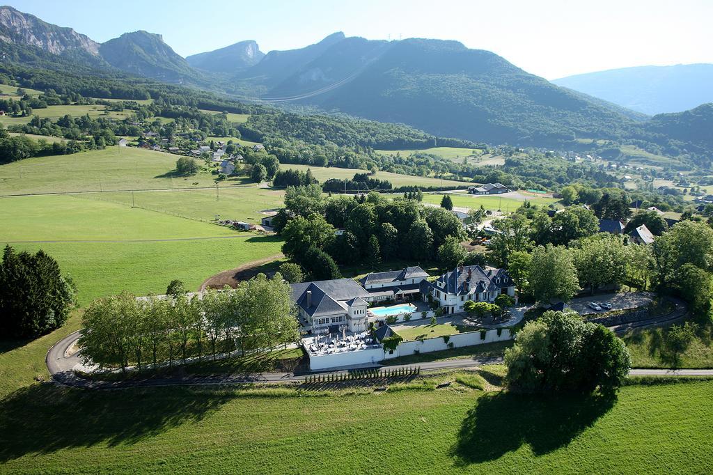 Отель Les Saints Peres Montagnole Экстерьер фото